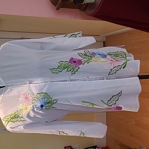 Ladies white cover-up/tunic by Caro Honolulu